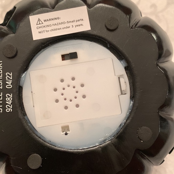 Mickey Mouse LED faux pumpkin - Picture 7 of 15